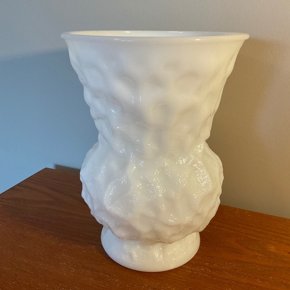 Vintage E.O. Brody Company Milk Glass - Crinkle Glass Flower Vase 8” - Picture 4 of 16